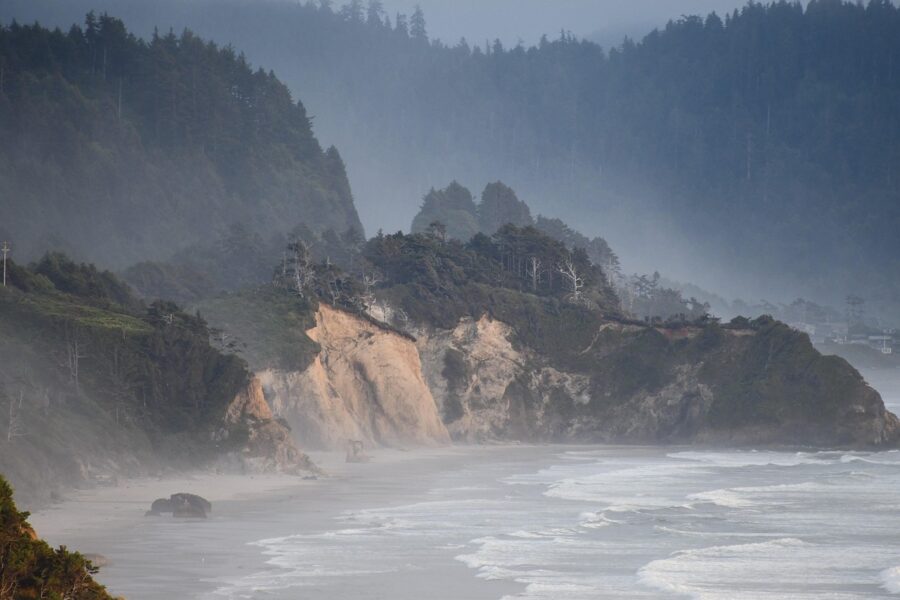 Oregon cliffs along Pacific ocean